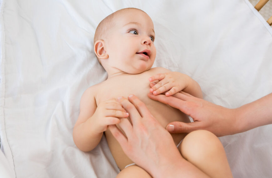 Parenting Tips For Baby: अब नहीं होगा सर्दी में खांसी होने का डर, सर्दियों में बच्चों की मसाज करते समय ध्यान रखें ये जरूरी बातें
