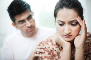 कहीं आपका Overprotective love तो नहीं बन रहा आपके बीच दूरी की वजह? जानें कैसे करें इसे ठीक