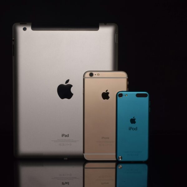 खुशखबरी! Apple अगले हफ्ते लॉन्च करेगी सबसे सस्ती iPhone SE 4 फोन, जानें अनुमानित फीचर्स और कीमत
