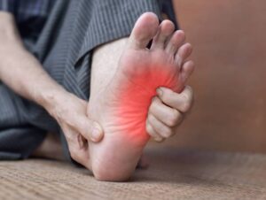 Burning feet in summer:गर्मीगर्मियों में पैरों के तलवों में जलन? अपनाएं ये असरदार घरेलू नुस्खे, तुरंत मिलेगी राहत
