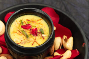 Kesar Pista Ice Cream: घर पर बनाएं स्वादिष्ट केसर पिस्ता आइसक्रीम, जानिए आसान रेसिपी