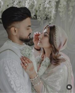 खान नाम बदनाम ना करें…’, हिन्दू धर्म अपना रॉकी जायसवाल संग लिए सात वचन पर Hina Khan के ऊपर बॉलीवुड एक्टर ने क्यों उठाए सवाल