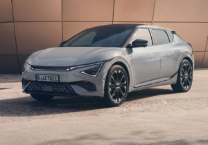 KIA EV 5 लॉन्च: 520 KM रेंज वाली यह इलेक्ट्रिक SUV गरीब लोगों का दिल क्यों जीत रही है? जानिए कीमत, फीचर्स और फायदे