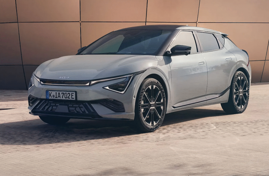 KIA EV 5 लॉन्च: 520 KM रेंज वाली यह इलेक्ट्रिक SUV गरीब लोगों का दिल क्यों जीत रही है? जानिए कीमत, फीचर्स और फायदे