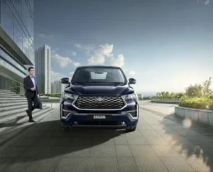 Toyota Innova Hycross 2025: अब आ गई Mini Fortuner जैसी लग्ज़री SUV – दमदार माइलेज और प्रीमियम फीचर्स के साथ