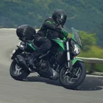 Bajaj Dominar 400 2025: लॉन्ग राइड्स के शौकीनों के लिए दमदार स्पोर्ट्स-टूर बाइक लॉन्च, मिल रहा 30 kmpl का तगड़ा माइलेज