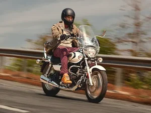 Bullet की बैंड बजाने आ रही है Bajaj Avenger 220 Cruise 2025 – दमदार डिजाइन, लेटेस्ट टेक और दमखम से भरपूर क्रूजर बाइक