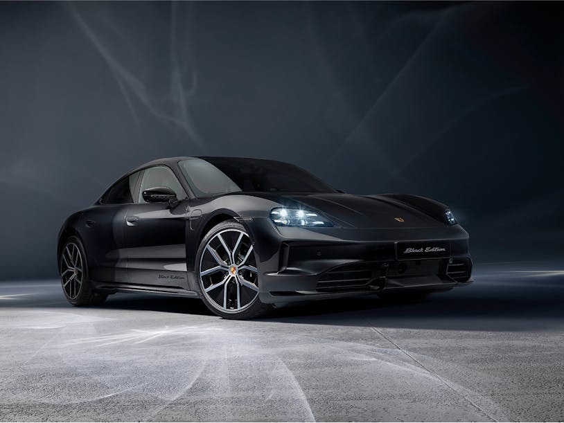 Porsche Taycan 4S Black Edition भारत में लॉन्च – सिर्फ 3.7 सेकंड में उड़ती है, कीमत सुन उड़ जाएंगे होश!