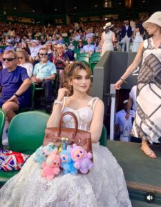 ऋषभ पंत के बाद विंबलडन में Urvashi Rautela के साथ दिखा मिस्ट्री मैन, कौन है वो, क्या मिल गया उन्हें सच्चा प्यार?