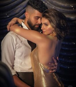 वर्कफ्रंट Tara Sutaria