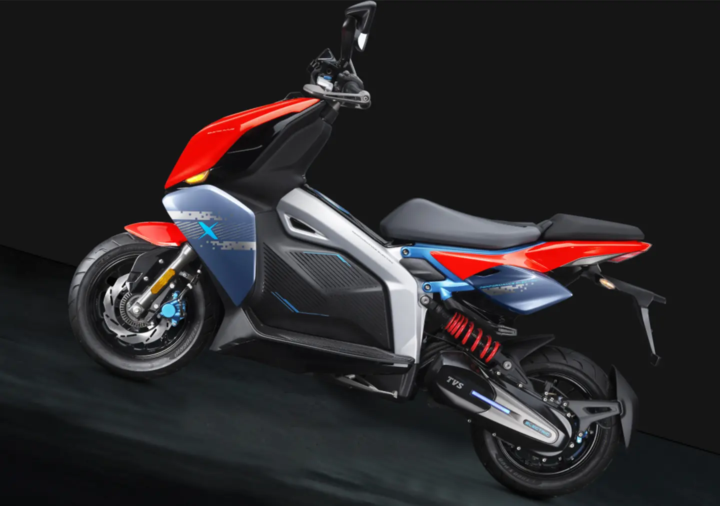 मिडिल क्लास के लिए लग्जरी स्कूटर! TVS X Electric Scooter बना स्मार्ट फीचर्स वाला स्टाइलिश तूफान – जानें कीमत और EMI प्लान