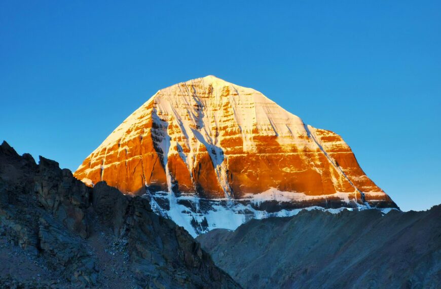 कैलाश मानसरोवर: हिंदू, बौद्ध, जैन, सिख... चारों धर्मों के लिए क्यों खास है किसके लिए क्या धार्मिक महत्व है Mount Kailash !