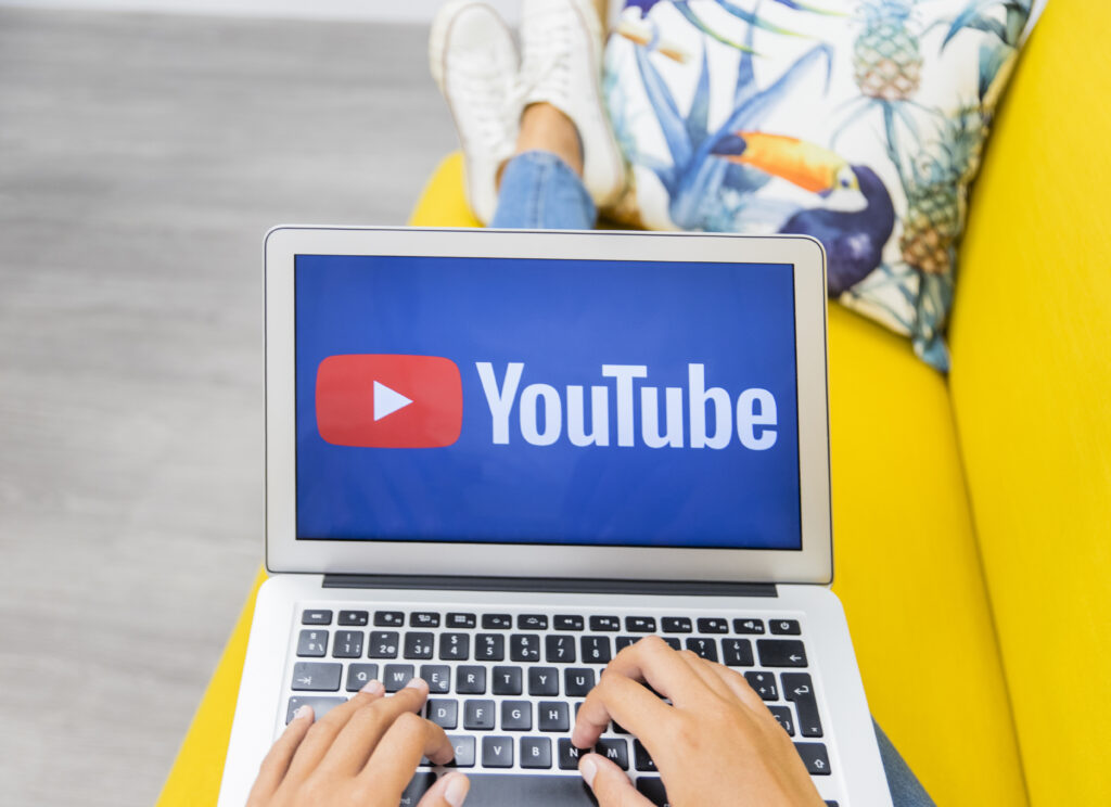 Free YouTube Premium: 1 साल के लिए फ्री मिल रहा यूट्यूब प्रीमियम, लेकिन करना यह काम होगा