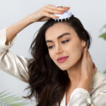 Hair Serum Use: हेयर सीरम लगाने का सही तरीका: जानिए बालों को हेल्दी और मैनेजेबल बनाने का टॉप 5 सीक्रेट